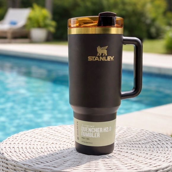 Stanley Chocolate 40oz Flowstate Tumbler Quencher H2.0 - Picture 1 of 4